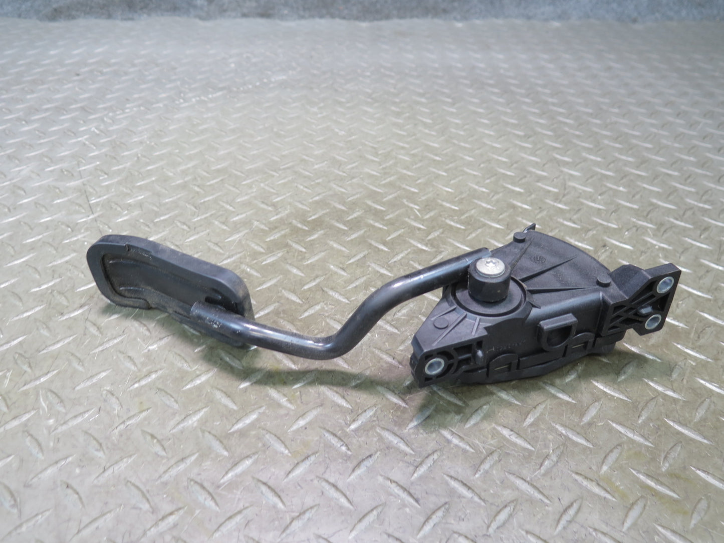 01-03 VW Eurovan T4 Gas Acceleration Throttle Pedal 7D1723507E OEM
