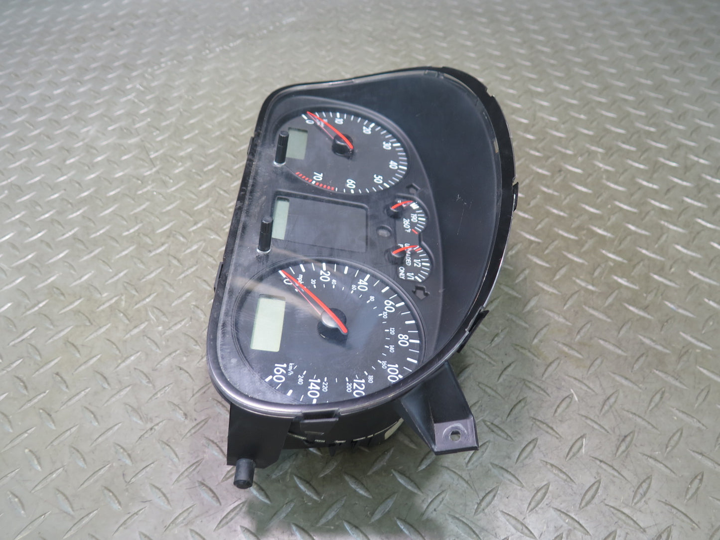 02-03 VW Eurovan T4 2.8L Instrument Cluster Gauge Speedometer 7D0920902T OEM