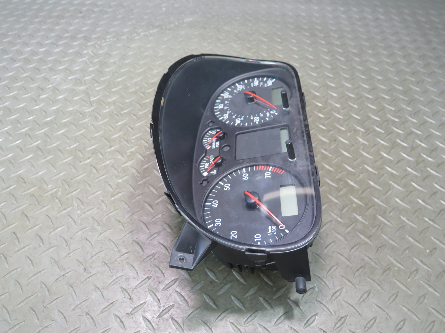 02-03 VW Eurovan T4 2.8L Instrument Cluster Gauge Speedometer 7D0920902T OEM