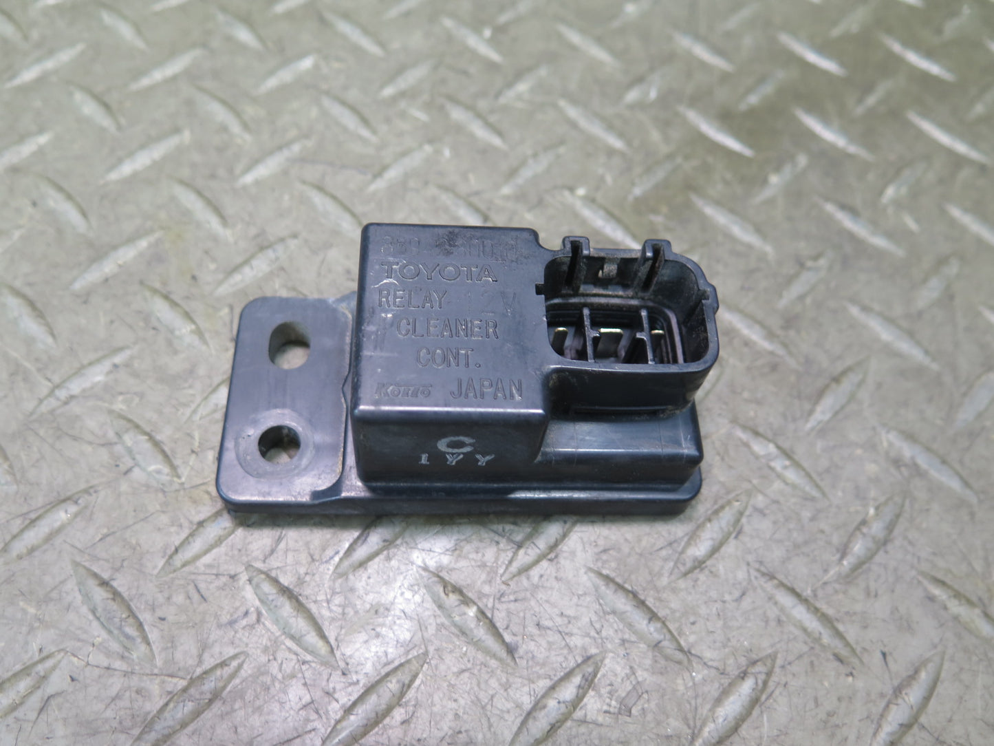 01-03 Lexus UCF30L LS430 Headlamp Cleaner Control Relay 85942-30010 OEM