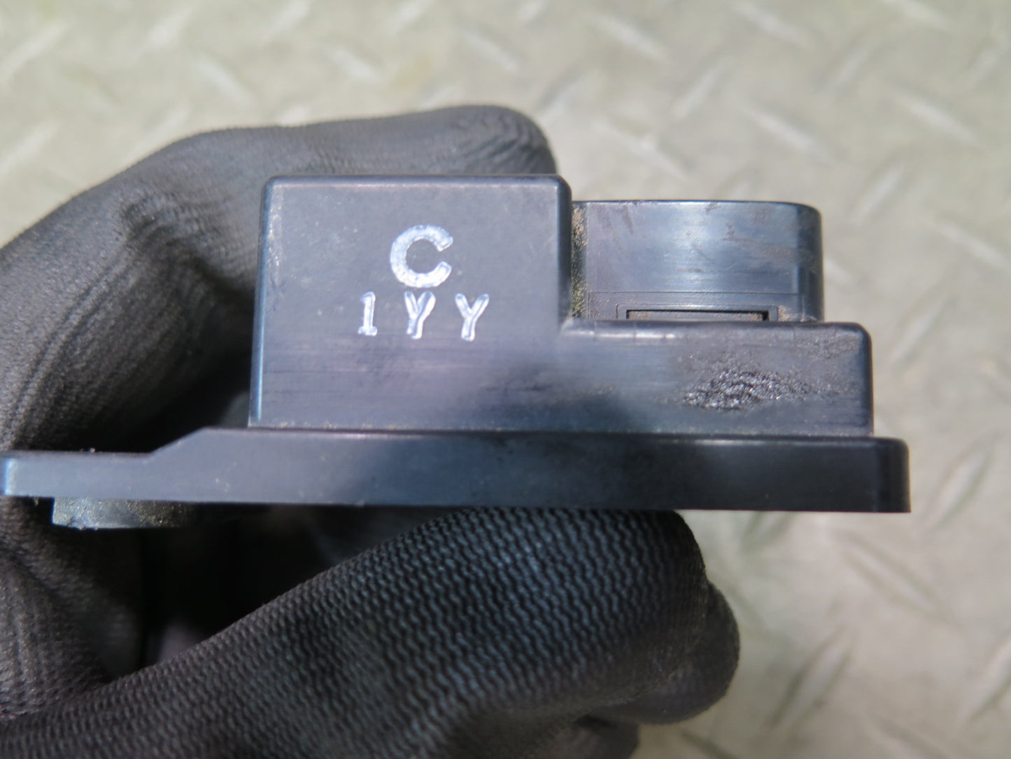 01-03 Lexus UCF30L LS430 Headlamp Cleaner Control Relay 85942-30010 OEM