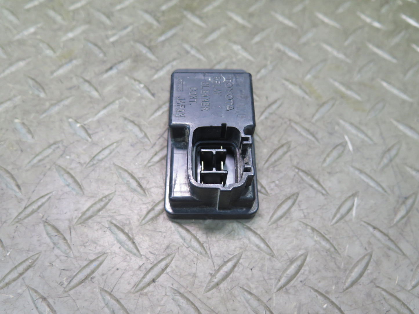 01-03 Lexus UCF30L LS430 Headlamp Cleaner Control Relay 85942-30010 OEM
