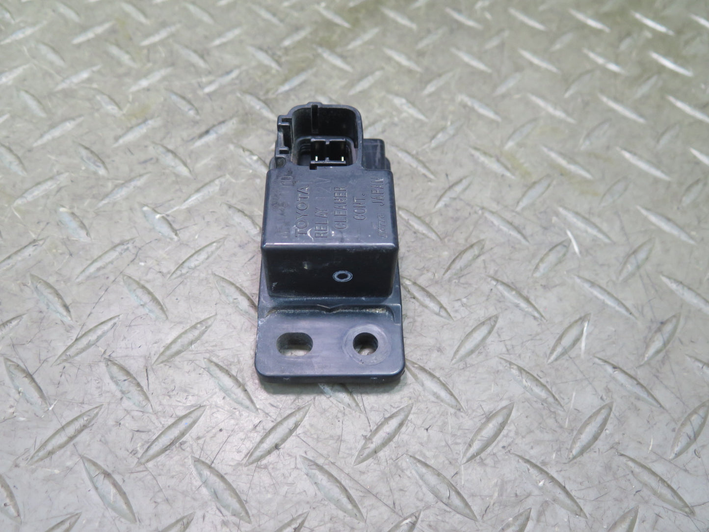 01-03 Lexus UCF30L LS430 Headlamp Cleaner Control Relay 85942-30010 OEM