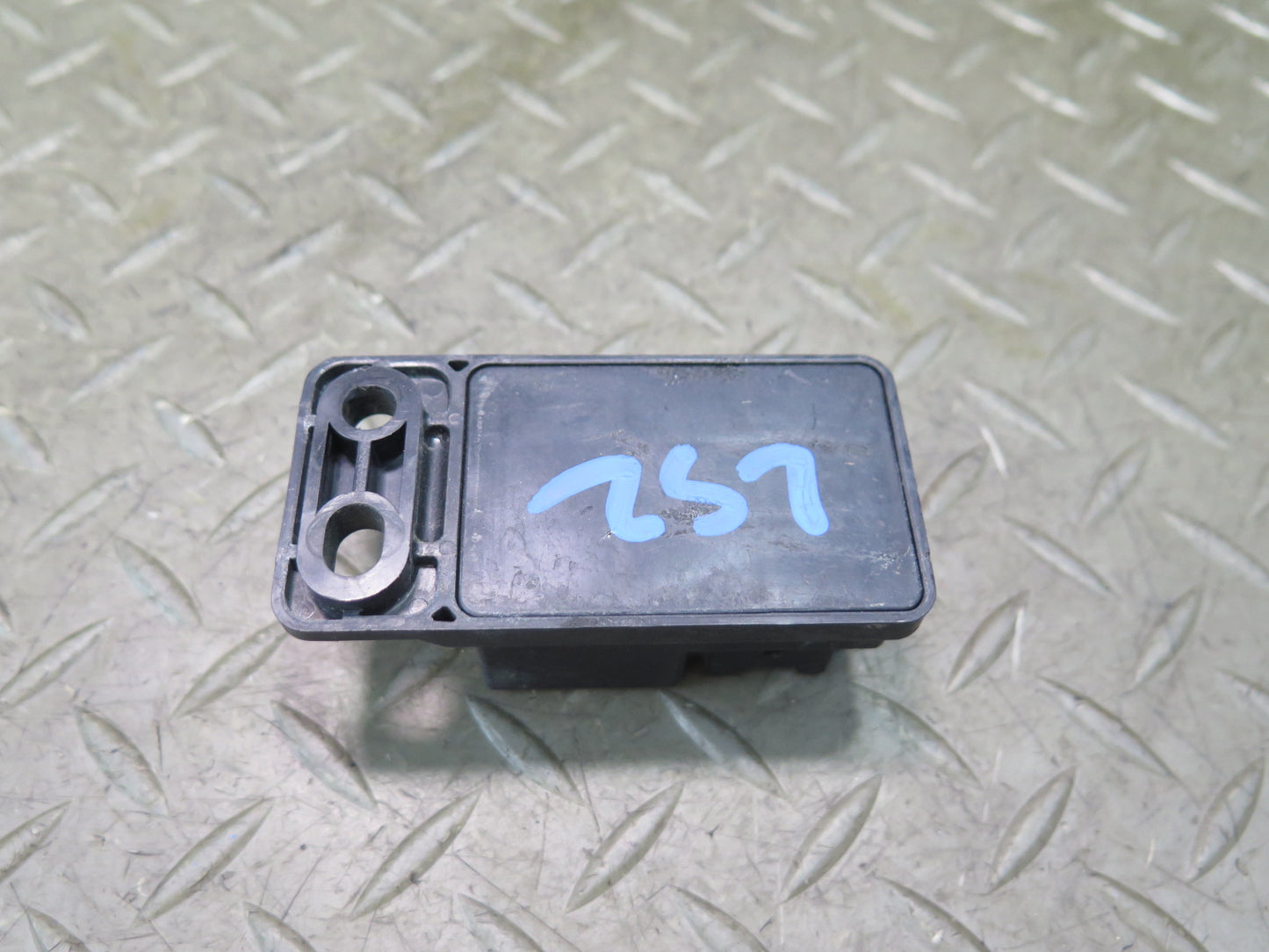 01-03 Lexus UCF30L LS430 Headlamp Cleaner Control Relay 85942-30010 OEM