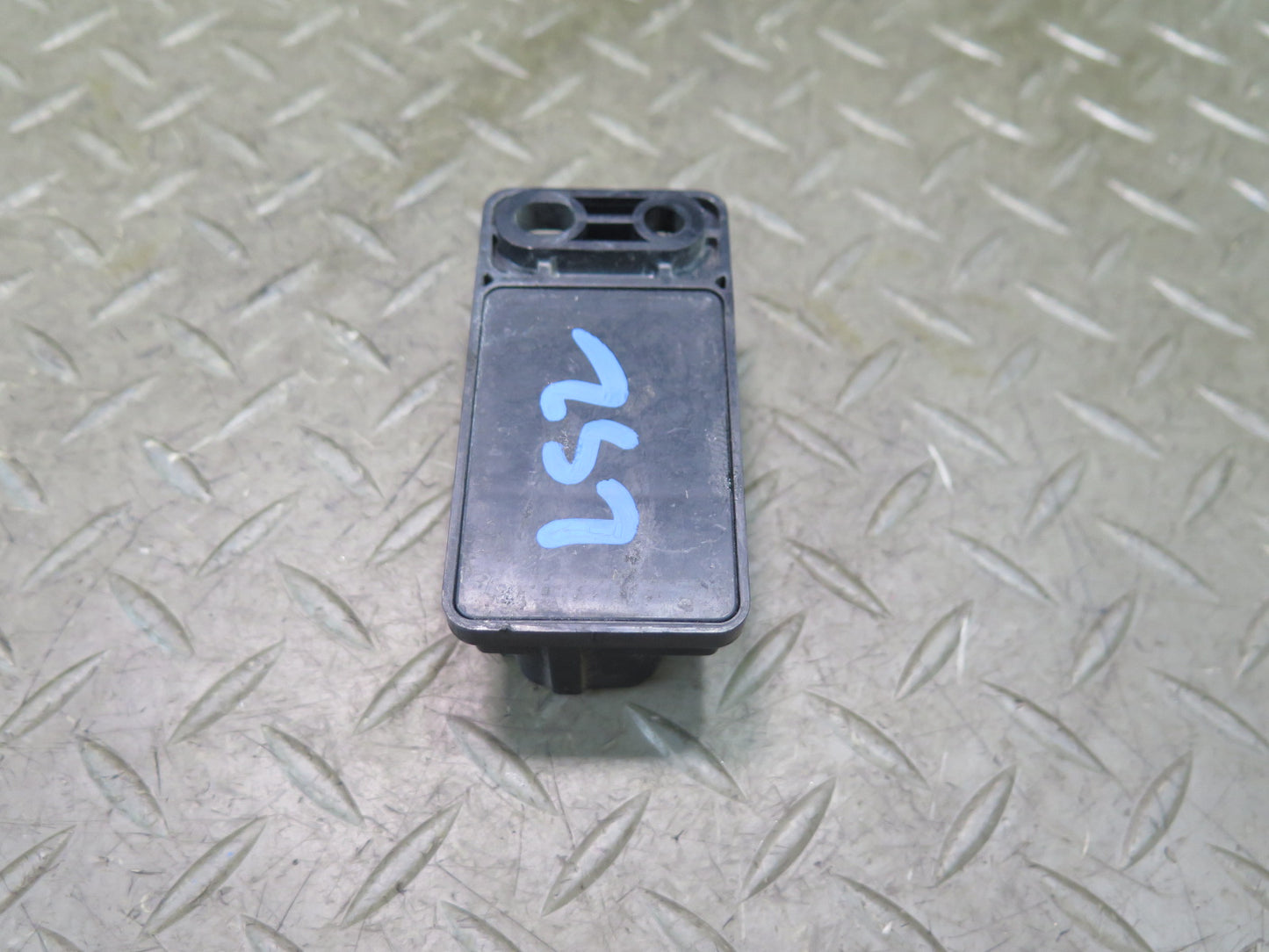01-03 Lexus UCF30L LS430 Headlamp Cleaner Control Relay 85942-30010 OEM