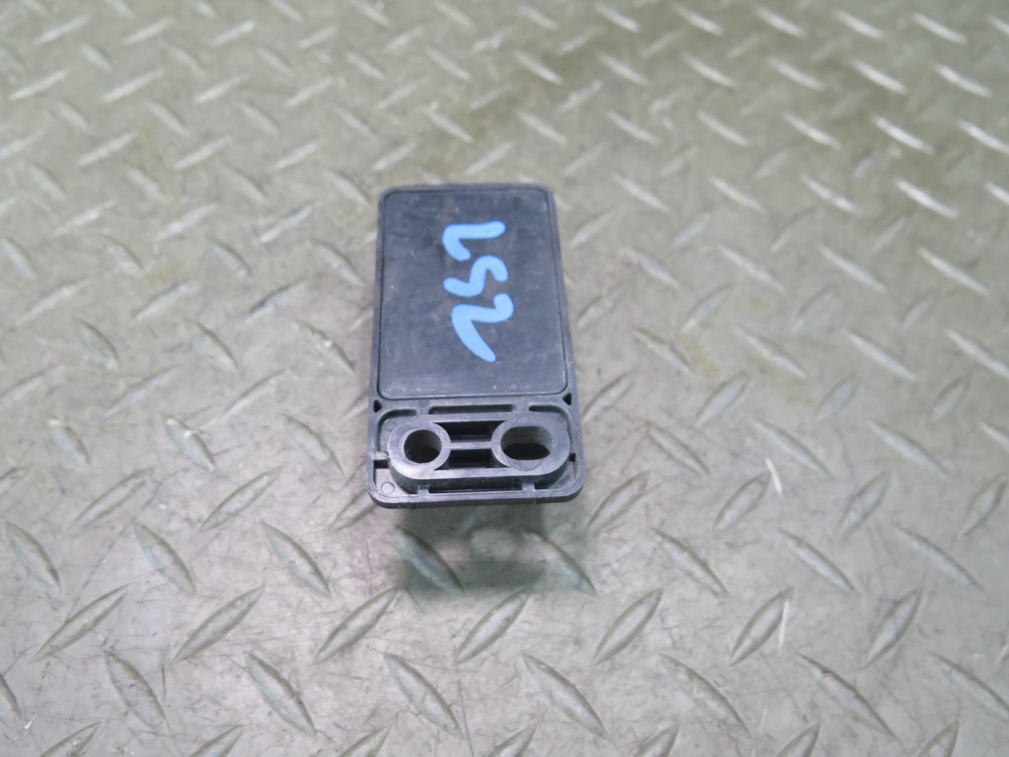 01-03 Lexus UCF30L LS430 Headlamp Cleaner Control Relay 85942-30010 OEM