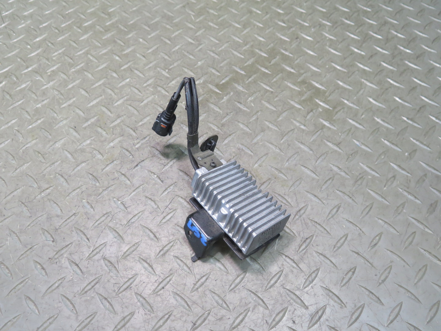 01-03 Lexus UCF30L LS430 Fuel Pump Resistor Module 23080-50090 OEM