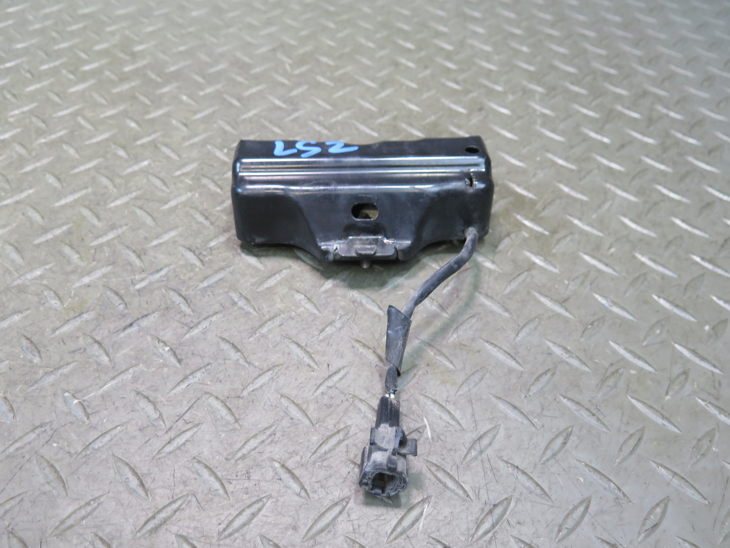 01-06 Lexus UCF30L LS430 Front Hood Lock Latch OEM