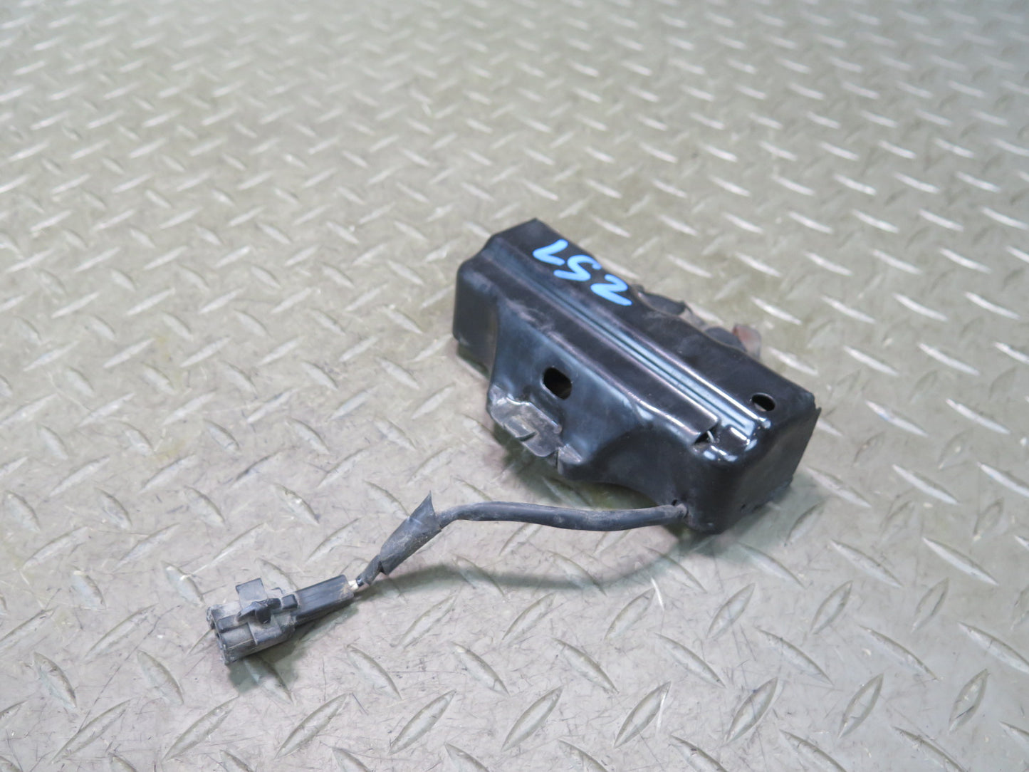 01-06 Lexus UCF30L LS430 Front Hood Lock Latch OEM