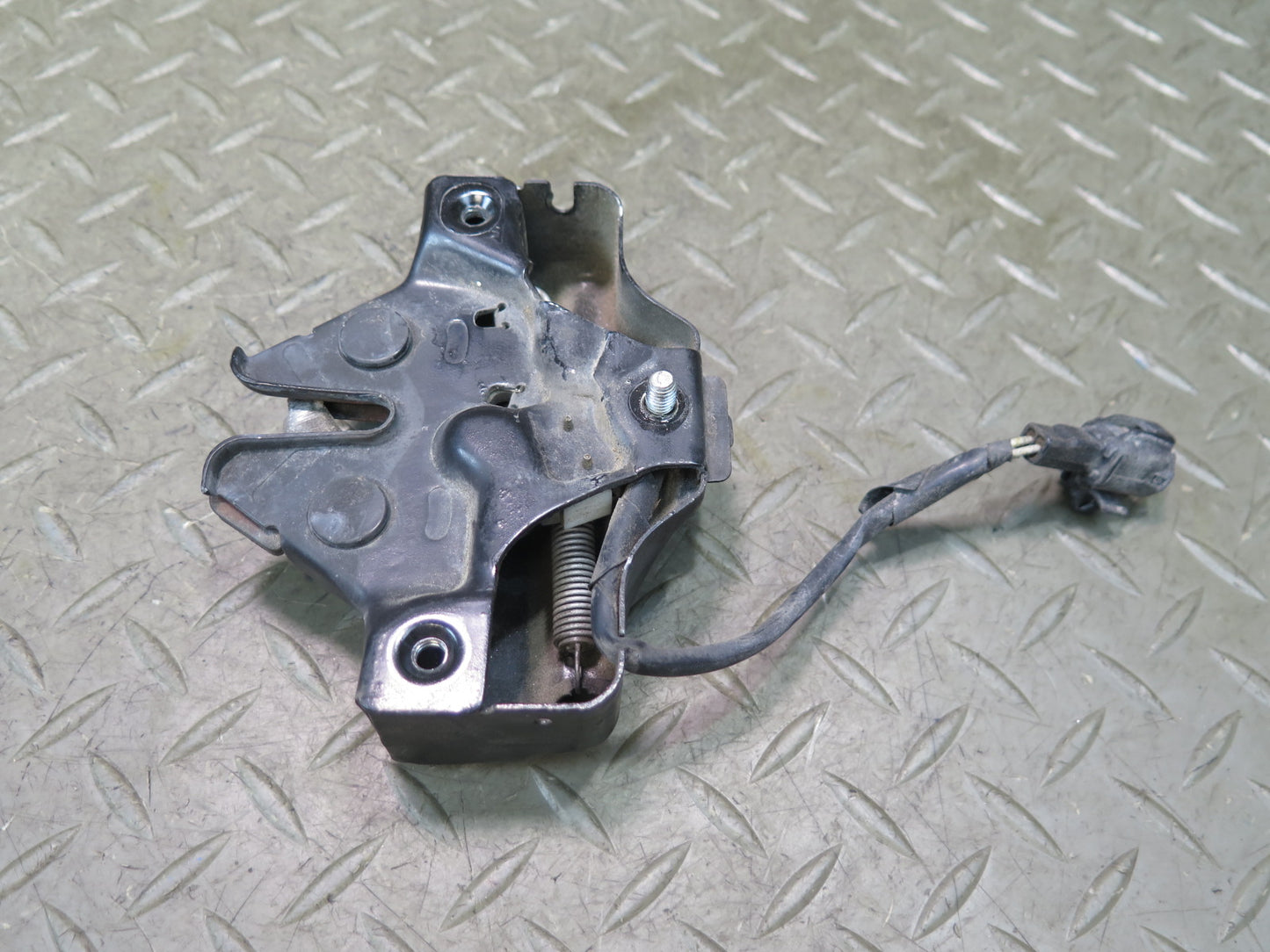 01-06 Lexus UCF30L LS430 Front Hood Lock Latch OEM