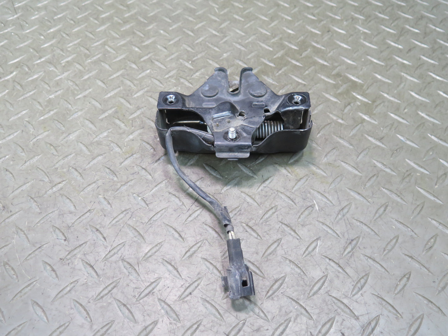 01-06 Lexus UCF30L LS430 Front Hood Lock Latch OEM