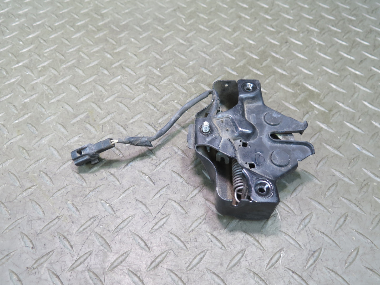 01-06 Lexus UCF30L LS430 Front Hood Lock Latch OEM