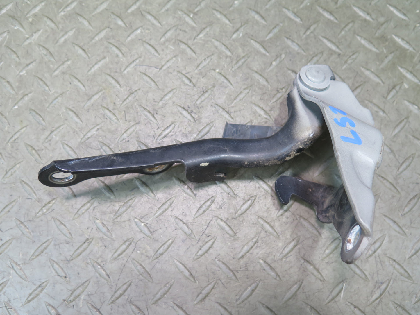 01-06 Lexus UCF30L LS430 Set of 2 Front Left & Right Hood Hinge Black OEM