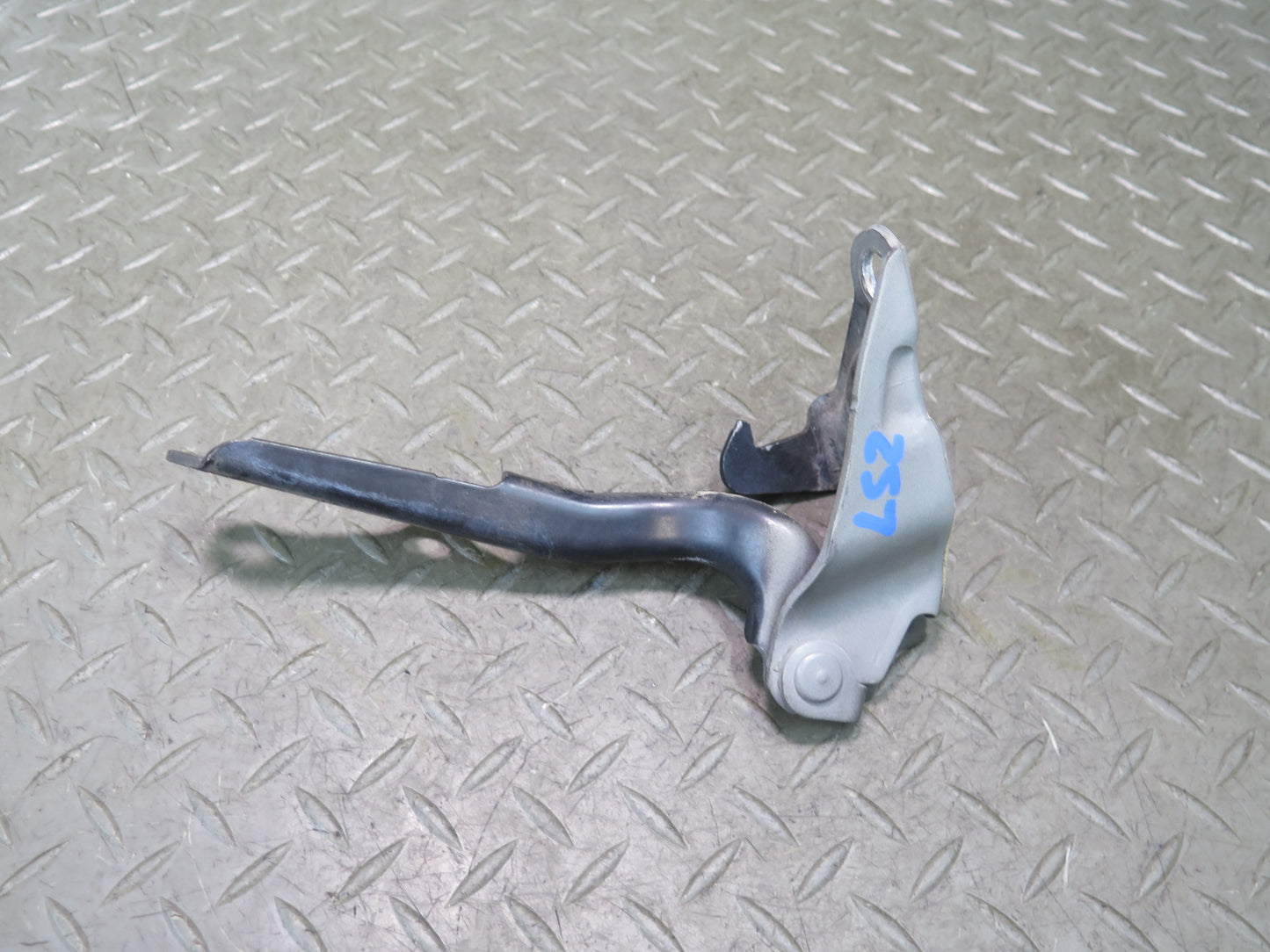 01-06 Lexus UCF30L LS430 Set of 2 Front Left & Right Hood Hinge Black OEM