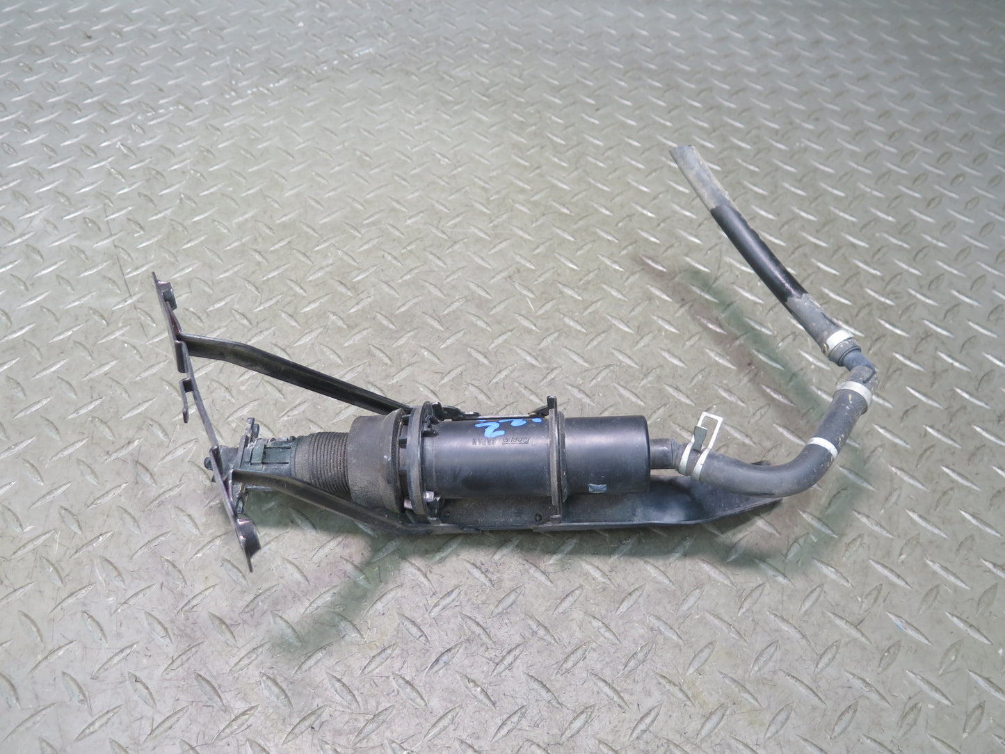 01-03 Lexus UCF30L LS430 Left Headlight Washer Pump Nozzle Actuator OEM