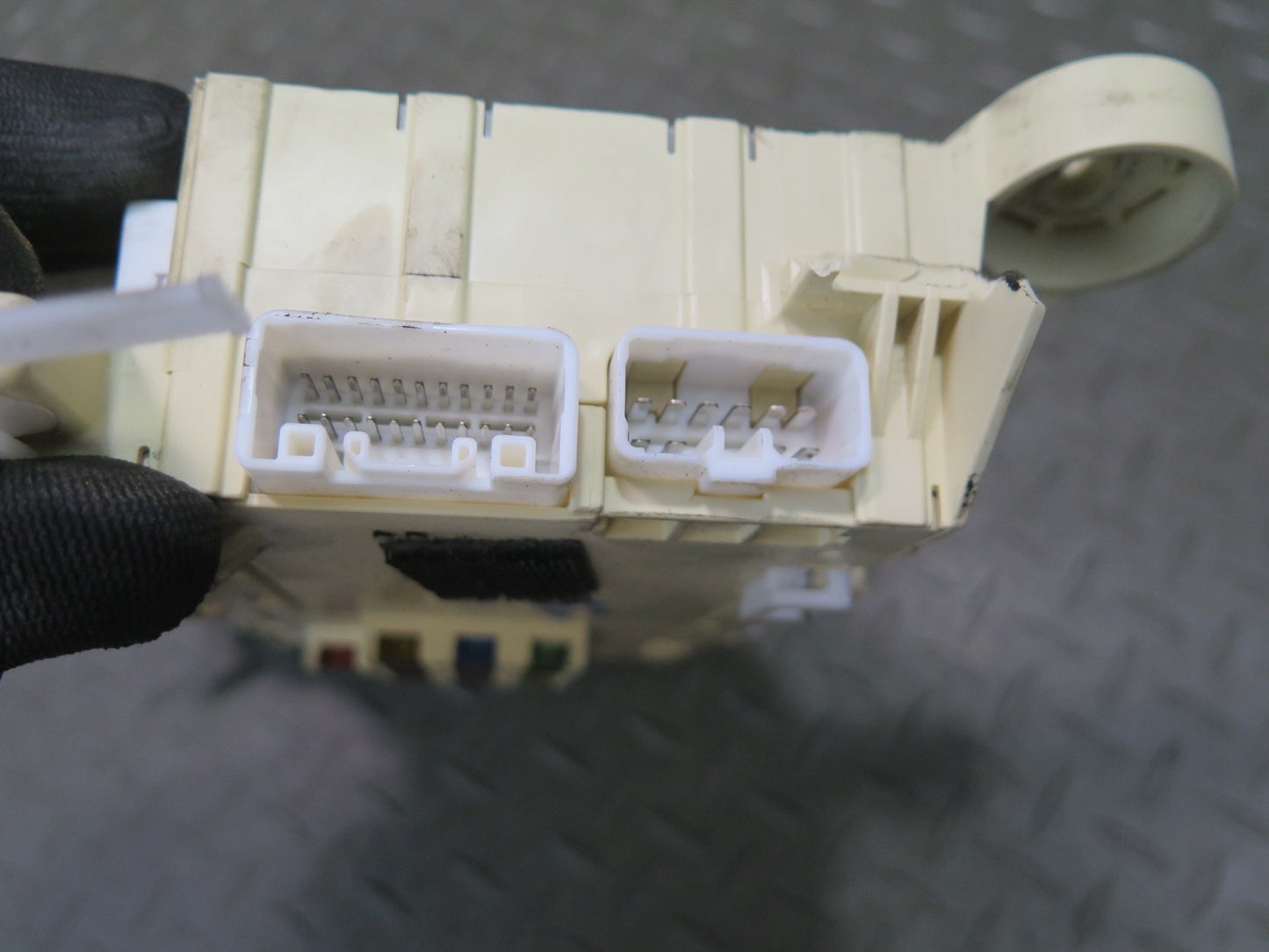 01-03 Lexus UCF30L LS430 Dash Front Left Fuse Relay Box Module 82730-50081 OEM