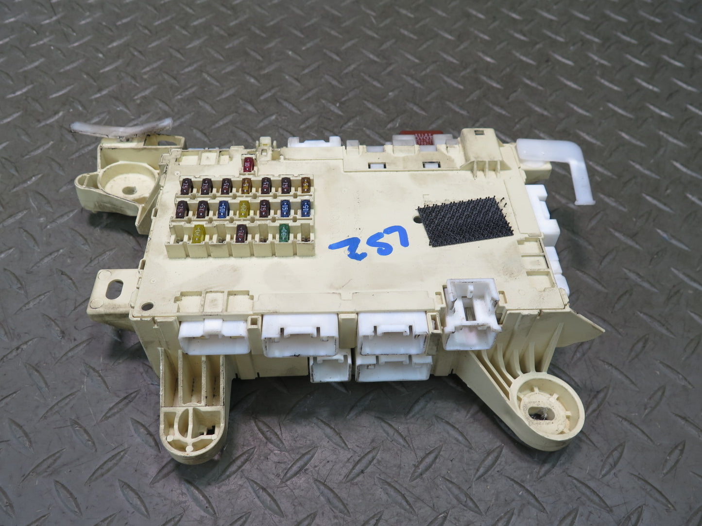 01-03 Lexus UCF30L LS430 Dash Front Left Fuse Relay Box Module 82730-50081 OEM