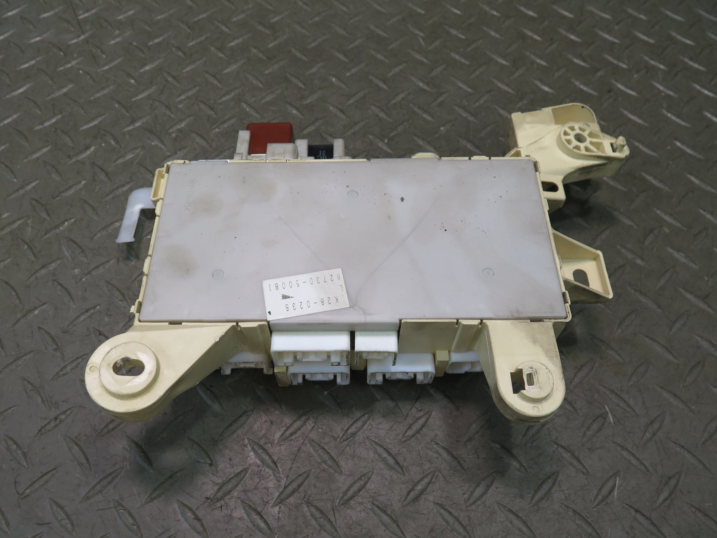 01-03 Lexus UCF30L LS430 Dash Front Left Fuse Relay Box Module 82730-50081 OEM