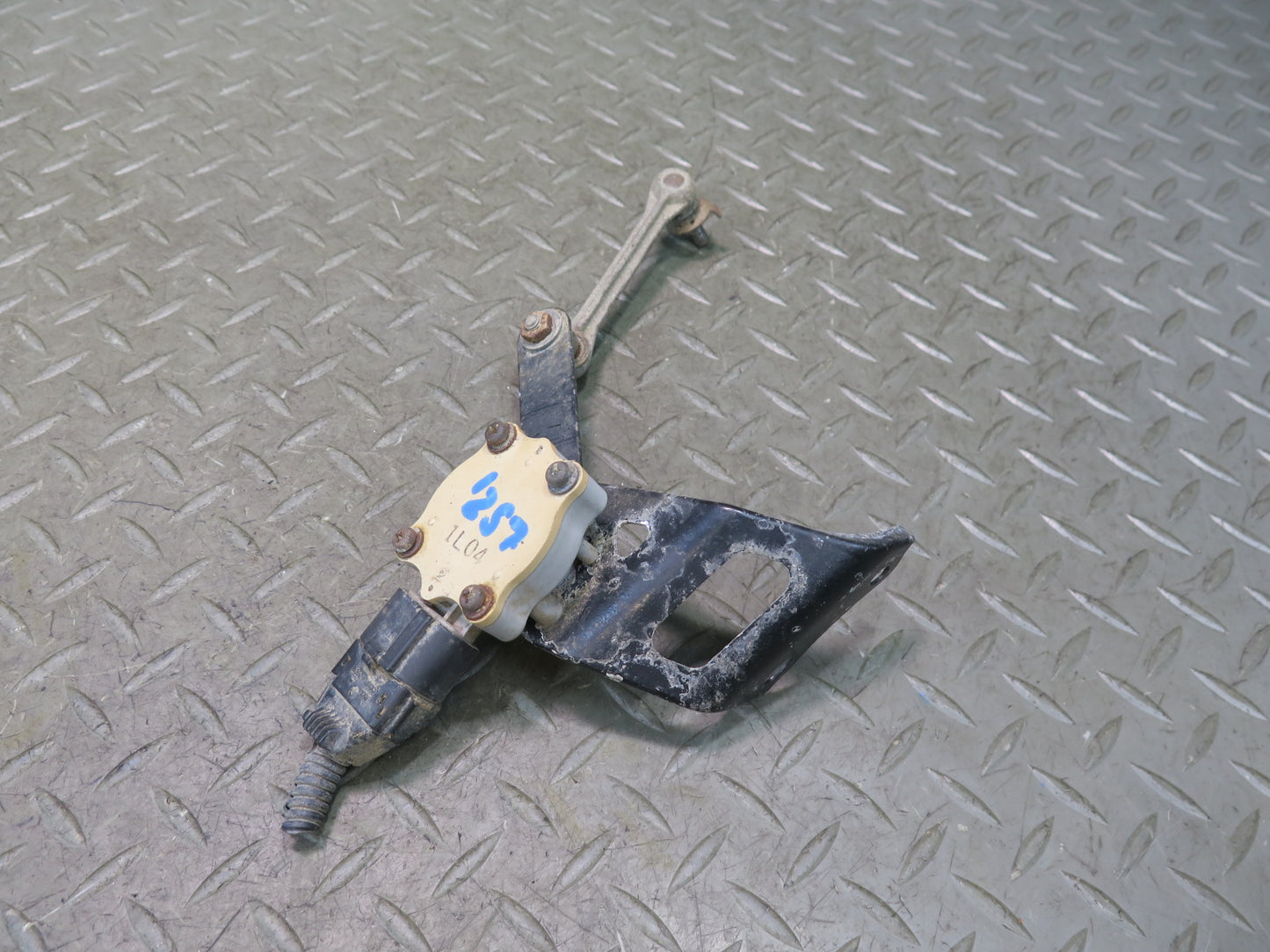 01-06 Lexus UCF30L LS430 Rear Left Right Suspension Height Level Sensor Set OEM