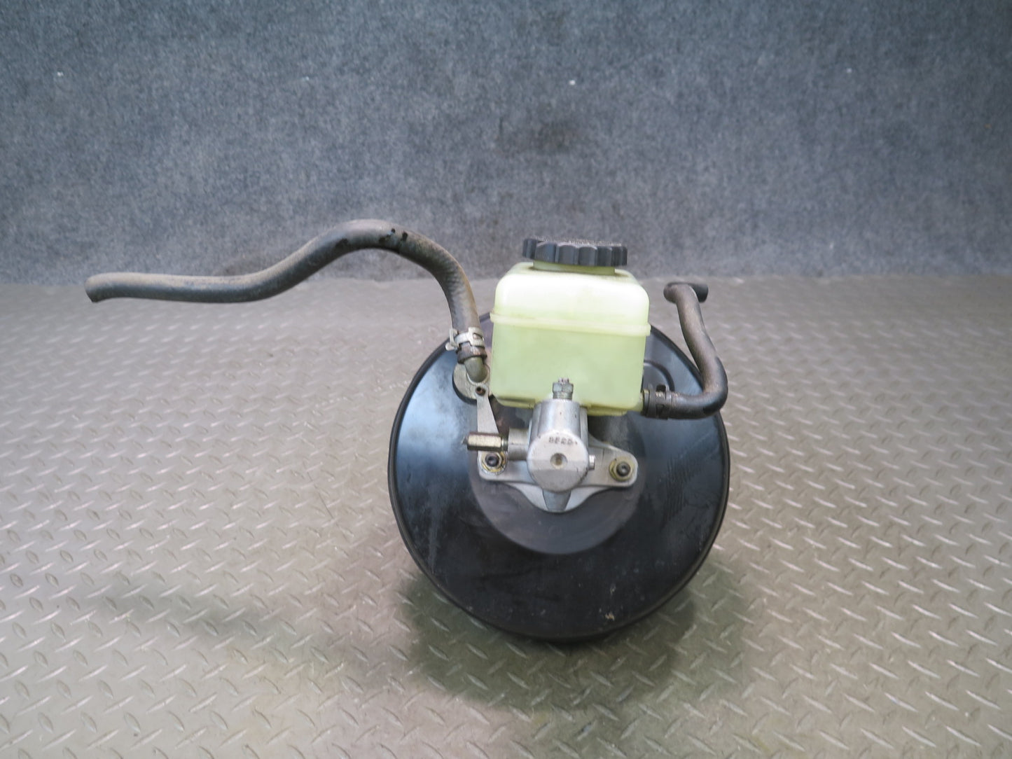 01-03 Lexus UCF30L LS430 Brake Master Cylinder Booster Fluid Reservoir OEM