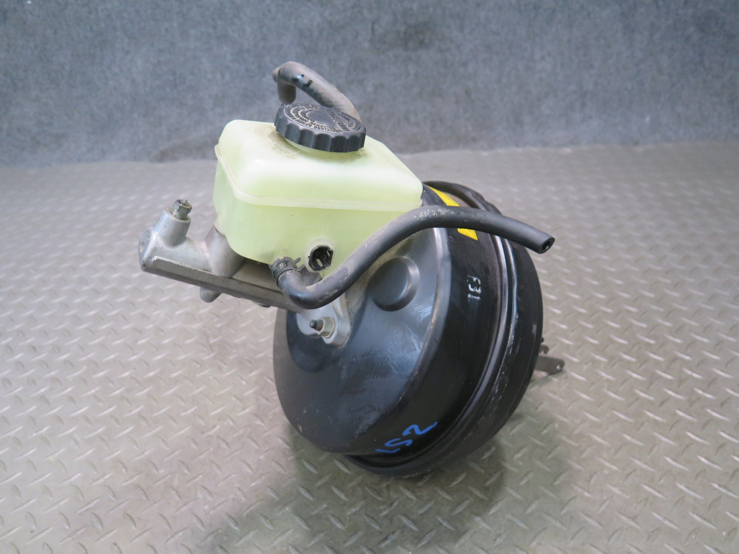 01-03 Lexus UCF30L LS430 Brake Master Cylinder Booster Fluid Reservoir OEM