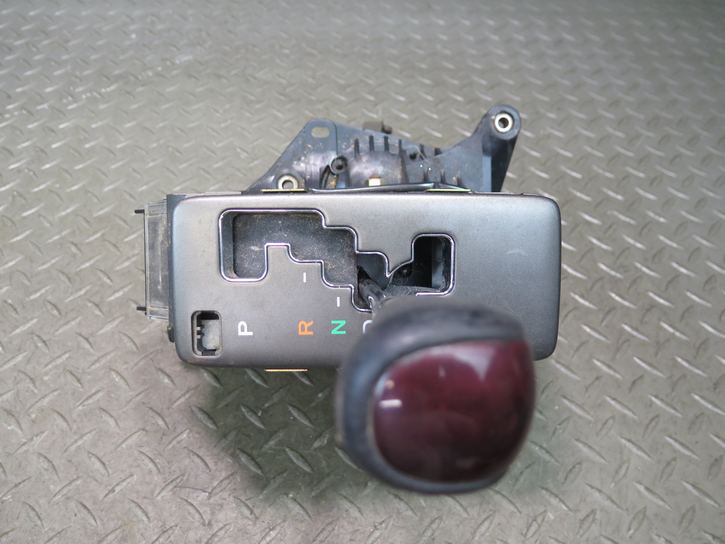 01-03 Lexus UCF30L LS430 A/T Automatic Transmission Shifter RED Wood OEM