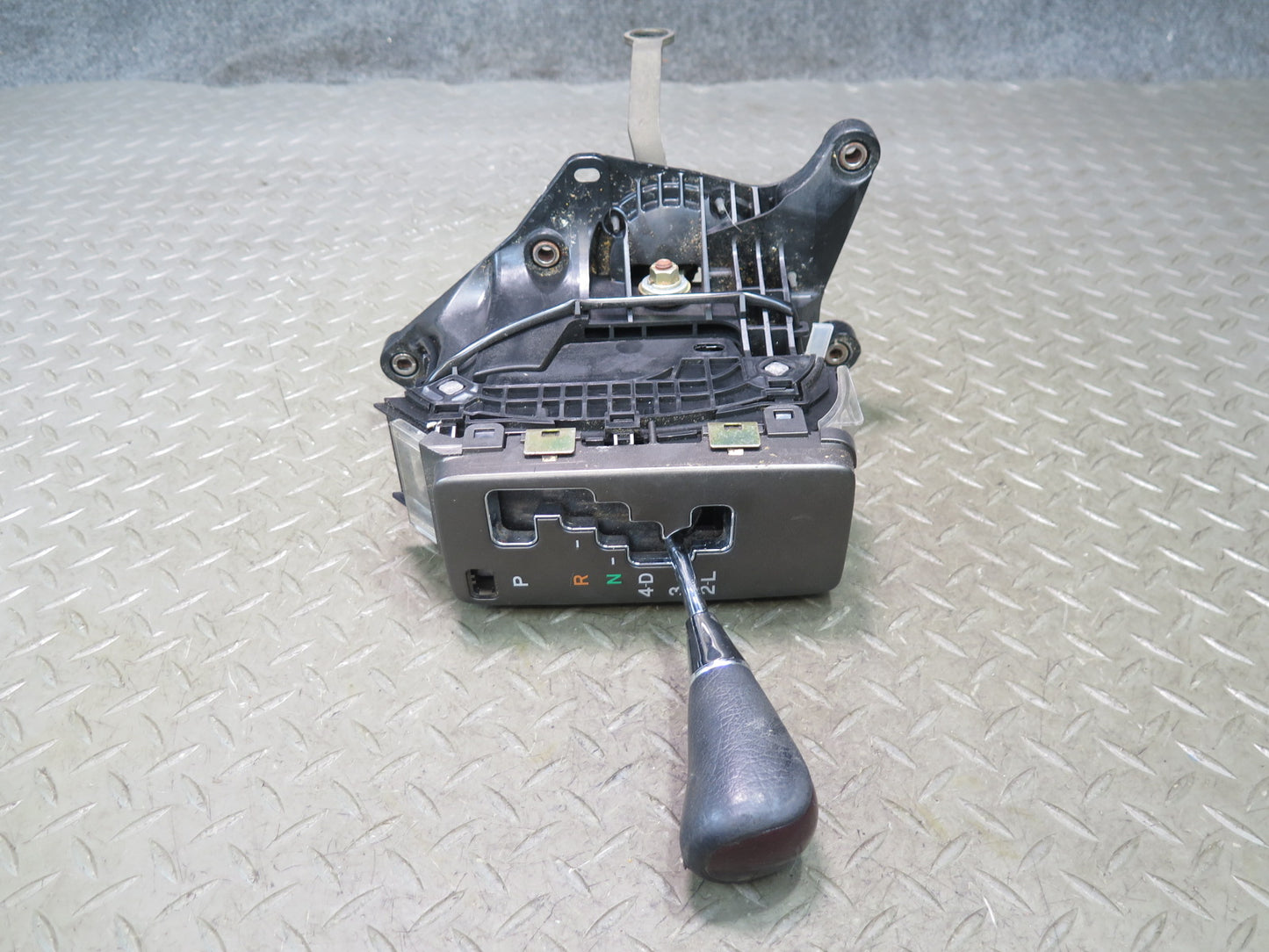 01-03 Lexus UCF30L LS430 A/T Automatic Transmission Shifter RED Wood OEM
