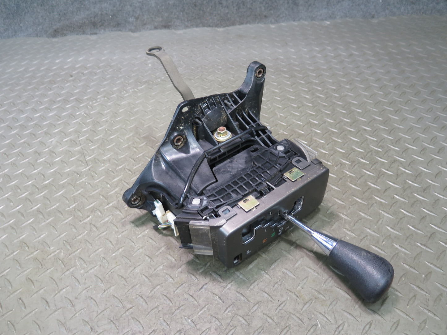 01-03 Lexus UCF30L LS430 A/T Automatic Transmission Shifter RED Wood OEM