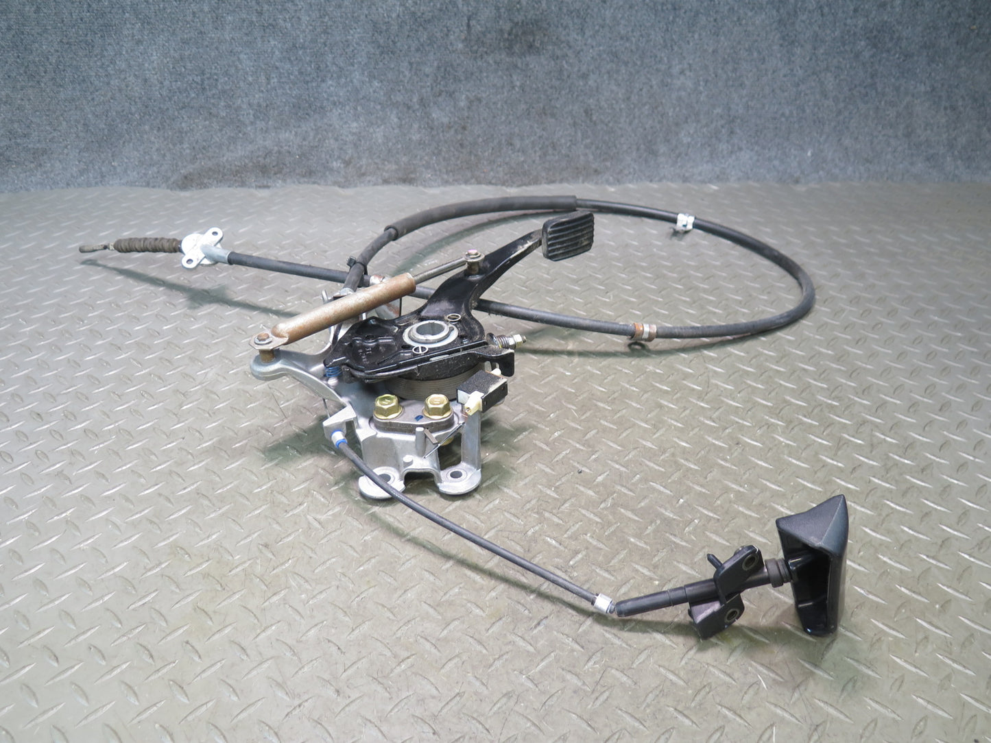 01-06 Lexus UCF30L LS430 Emergency Parking Brake Pedal w Release & Cable OEM