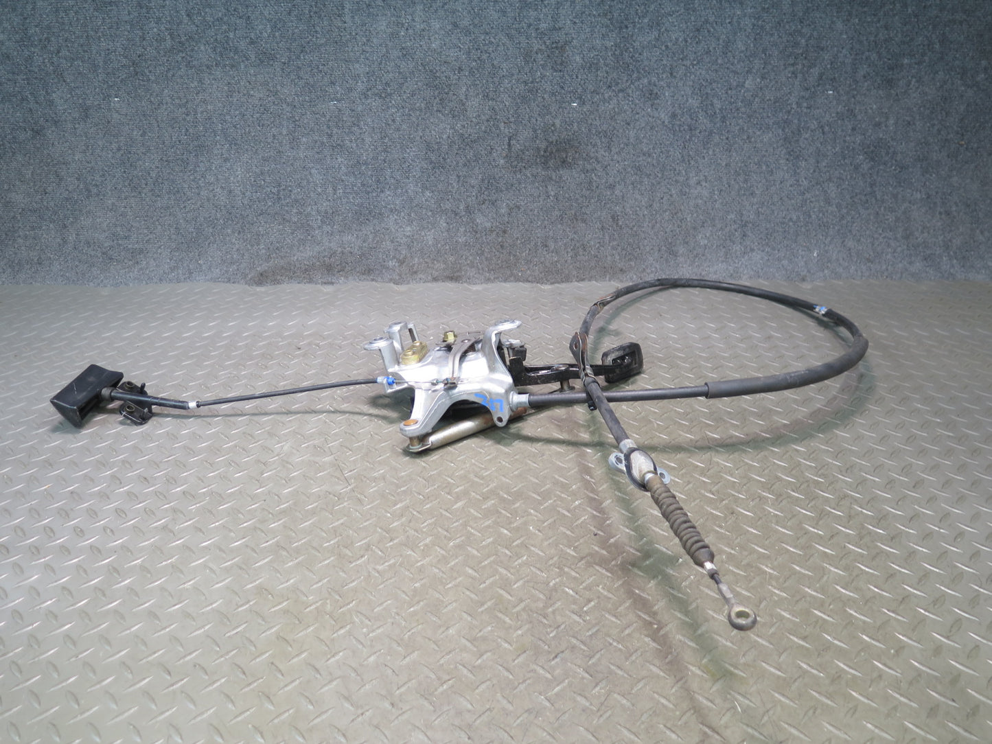 01-06 Lexus UCF30L LS430 Emergency Parking Brake Pedal w Release & Cable OEM
