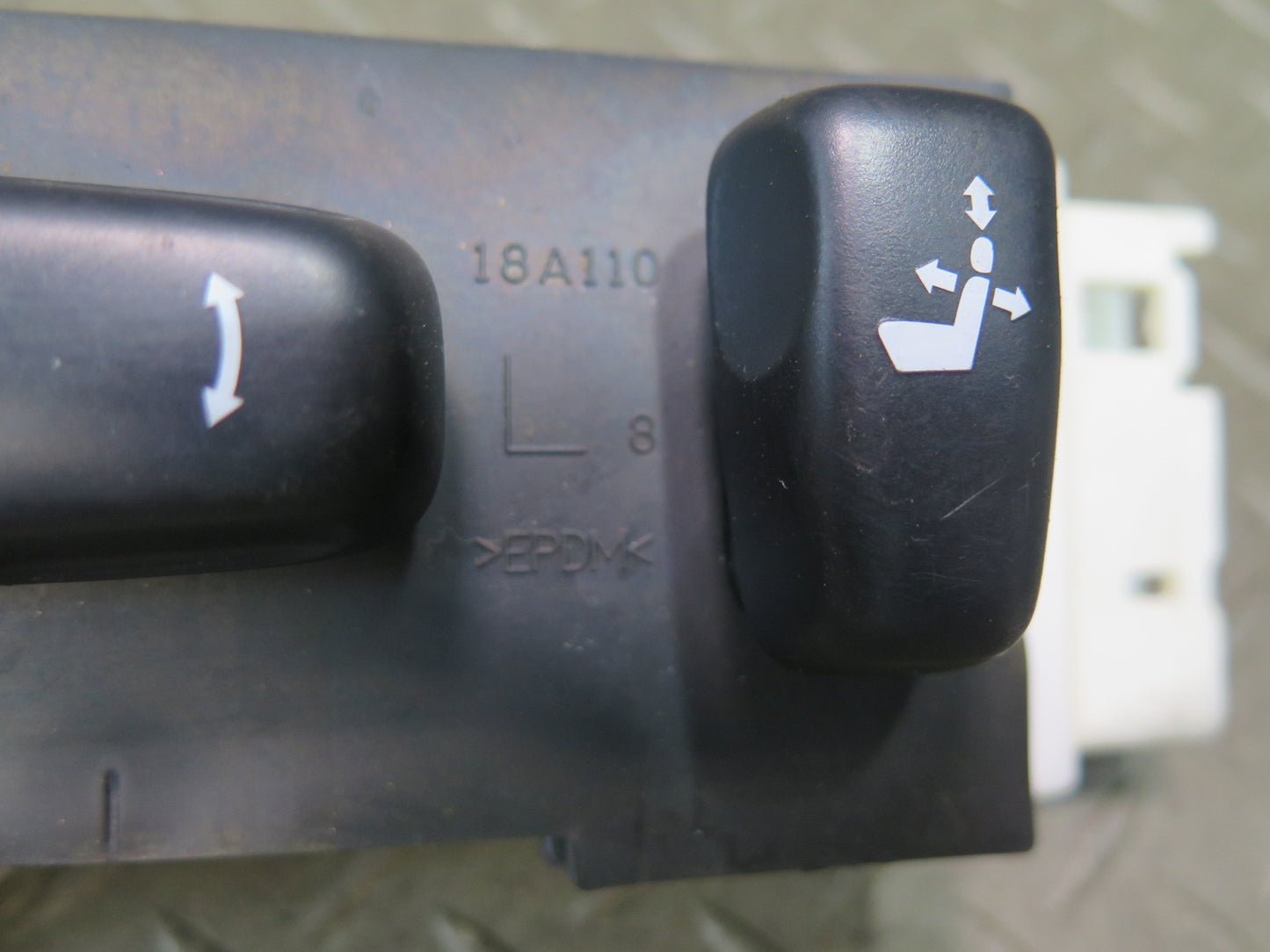 01-03 Lexus UCF30L LS430 Front Left Seat Adjust Switch Black 89713-50010 OEM