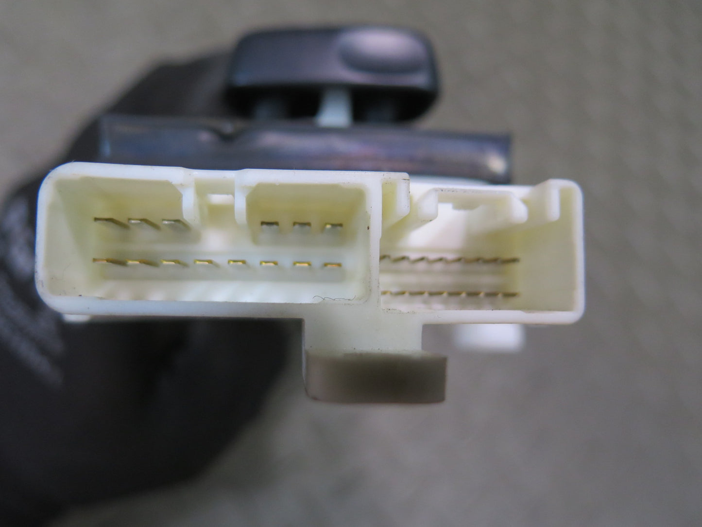 01-03 Lexus UCF30L LS430 Front Left Seat Adjust Switch Black 89713-50010 OEM