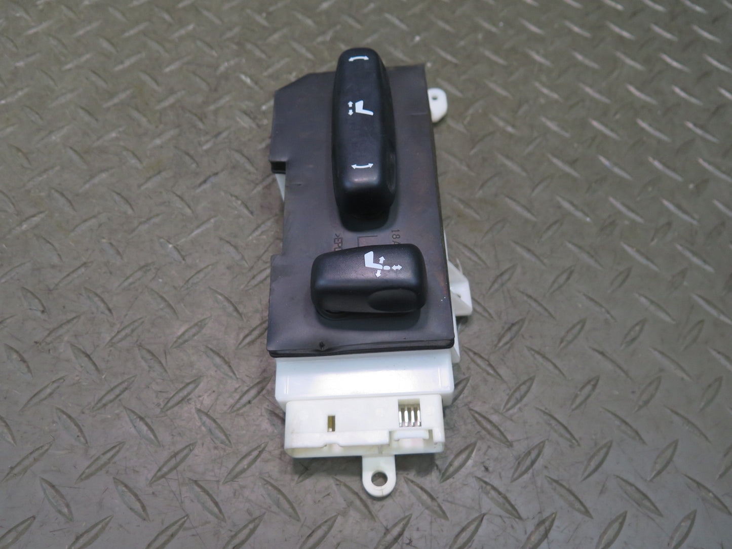 01-03 Lexus UCF30L LS430 Front Left Seat Adjust Switch Black 89713-50010 OEM