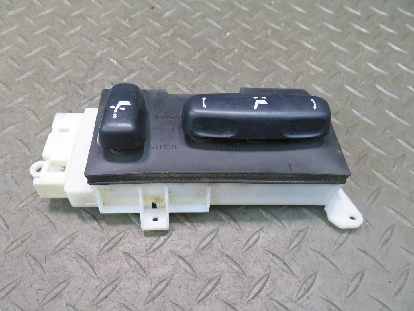 01-03 Lexus UCF30L LS430 Front Left Seat Adjust Switch Black 89713-50010 OEM