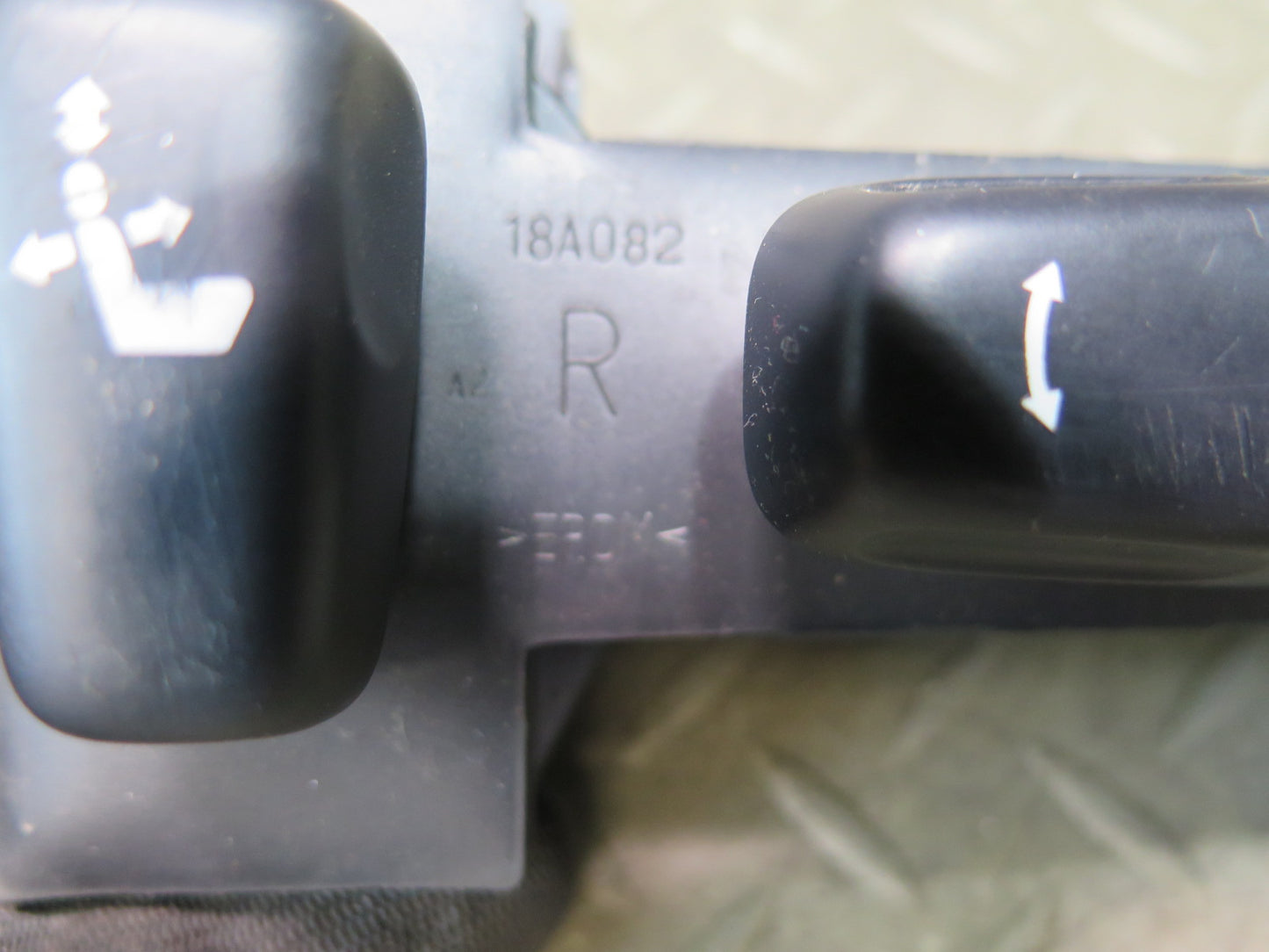 01-03 Lexus UCF30L LS430 Front Right Passenger Seat Adjust Switch Black OEM