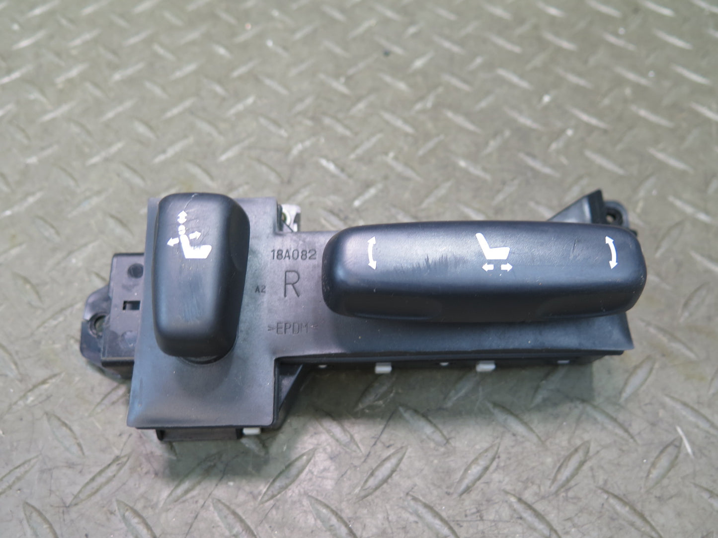 01-03 Lexus UCF30L LS430 Front Right Passenger Seat Adjust Switch Black OEM