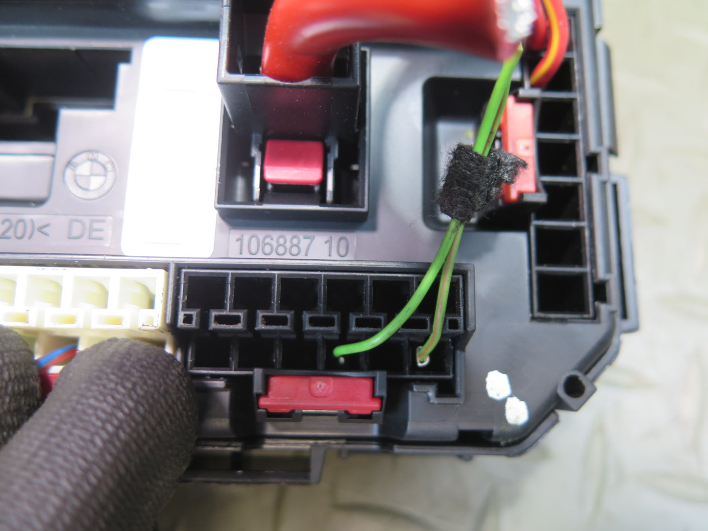 2015-2020 BMW F32 F33 F82 F83 M4 Front Power Distribution Fuse Relay Box 9389068