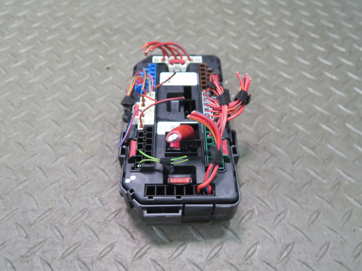 2015-2020 BMW F32 F33 F82 F83 M4 Front Power Distribution Fuse Relay Box 9389068