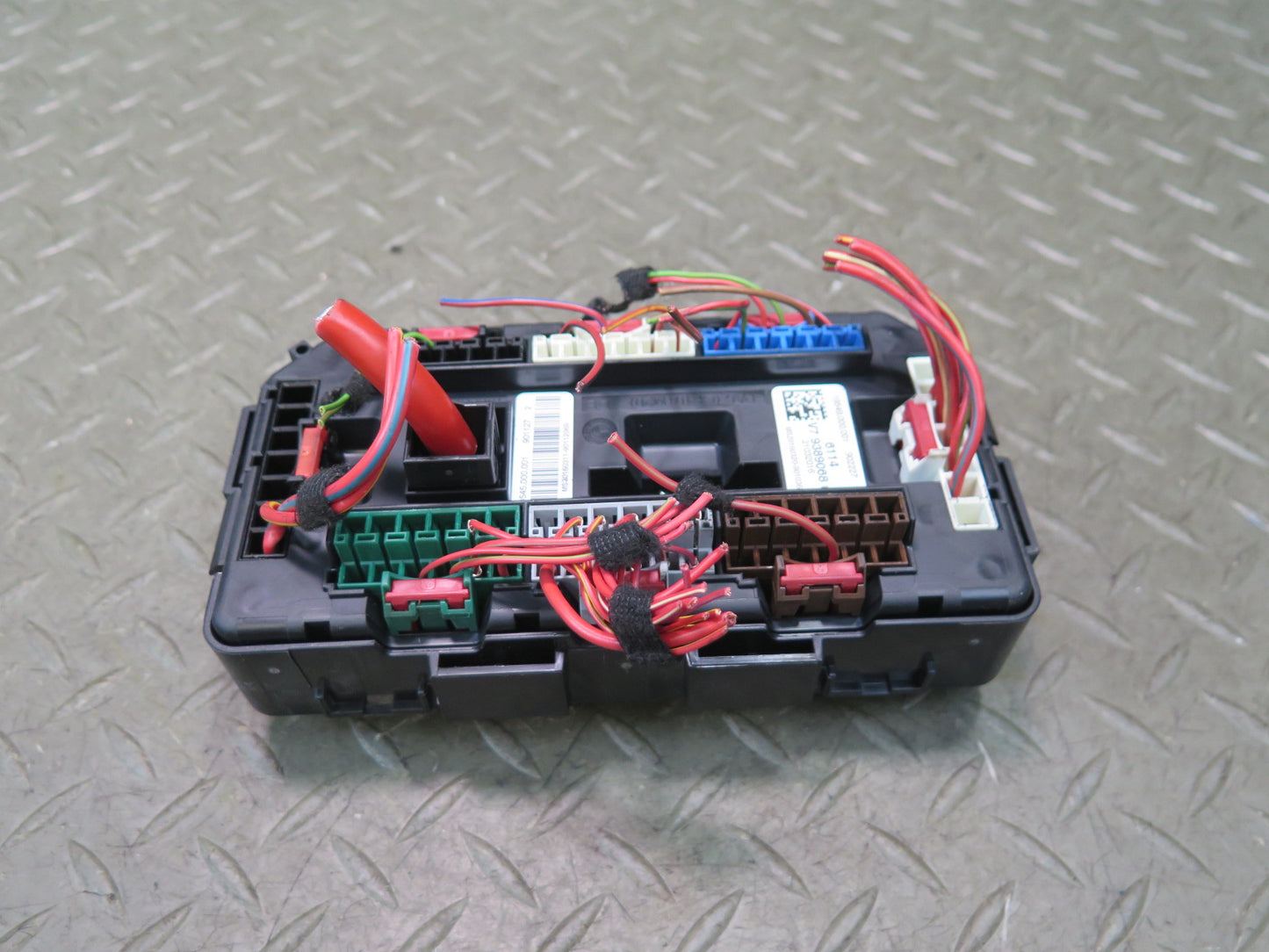 2015-2020 BMW F32 F33 F82 F83 M4 Front Power Distribution Fuse Relay Box 9389068