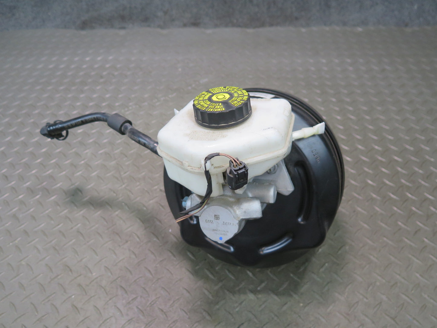 2015-2020 BMW F32 F33 F82 F83 M4 Brake Master Cylinder Booster Fluid Reservoir