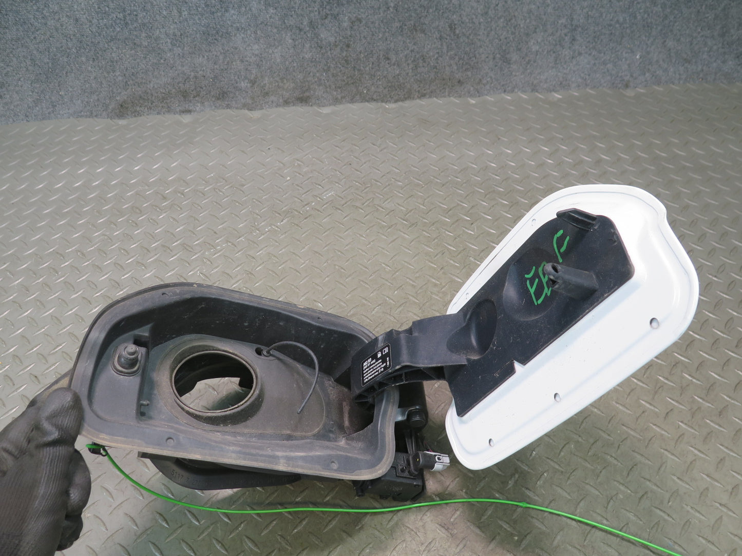 2015-2020 BMW F33 F83 M4 Convertible Fuel Tank Filler Door Lid Cover