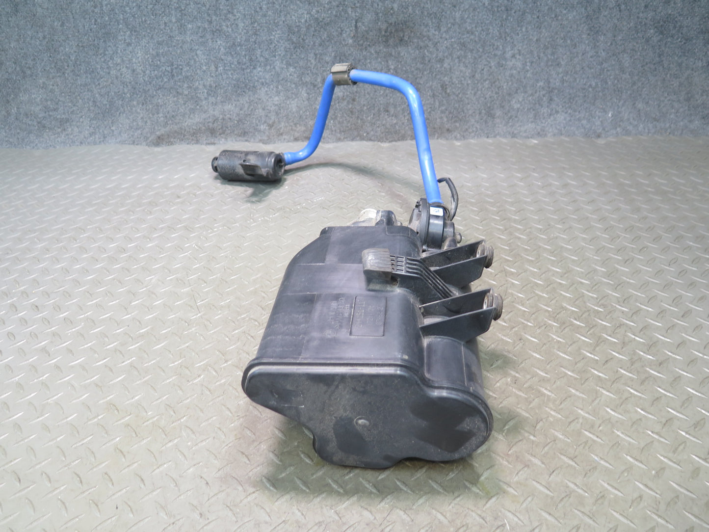 2015-2020 BMW F32 F33 F82 F83 M4 Fuel Evap Vapor Charcoal Canister Assembly