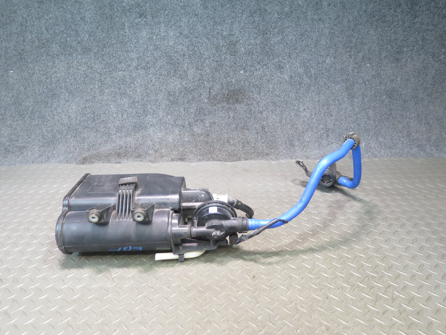 2015-2020 BMW F32 F33 F82 F83 M4 Fuel Evap Vapor Charcoal Canister Assembly