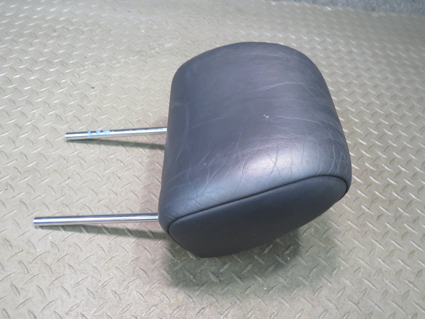 01-03 Lexus UCF30L LS430 Set of 2 Front Left & Right Seat Leather Headrest OEM