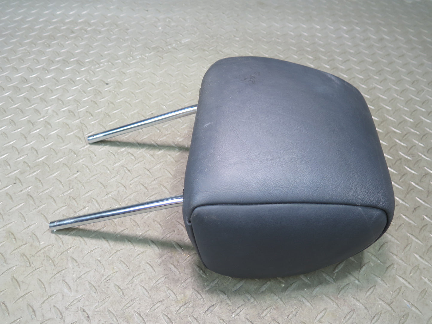 01-03 Lexus UCF30L LS430 Set of 2 Front Left & Right Seat Leather Headrest OEM