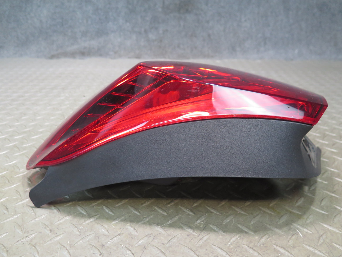 2015-2017 BMW F32 F33 F82 F83 M4 Aftermarket Rear Right Outer Tail Light Lamp
