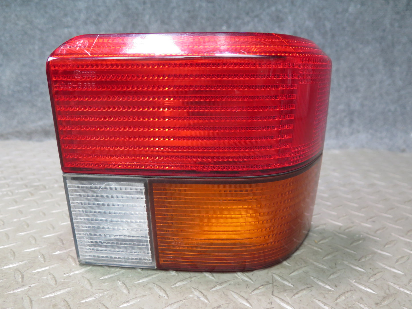 99-03 VW Eurovan T4 Set of 2 Rear Left & Right Tail Light Lamp OEM