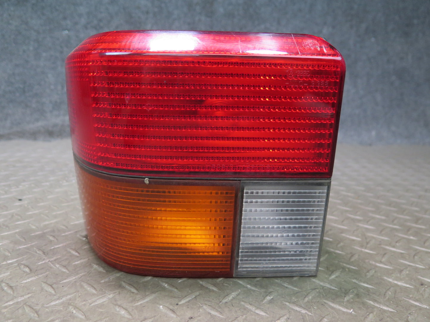 99-03 VW Eurovan T4 Set of 2 Rear Left & Right Tail Light Lamp OEM