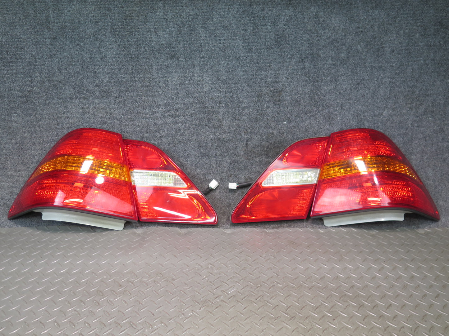 01-03 Lexus UCF30L LS430 Set of 4 Rear Inner & Outer Tail Light Lamp OEM