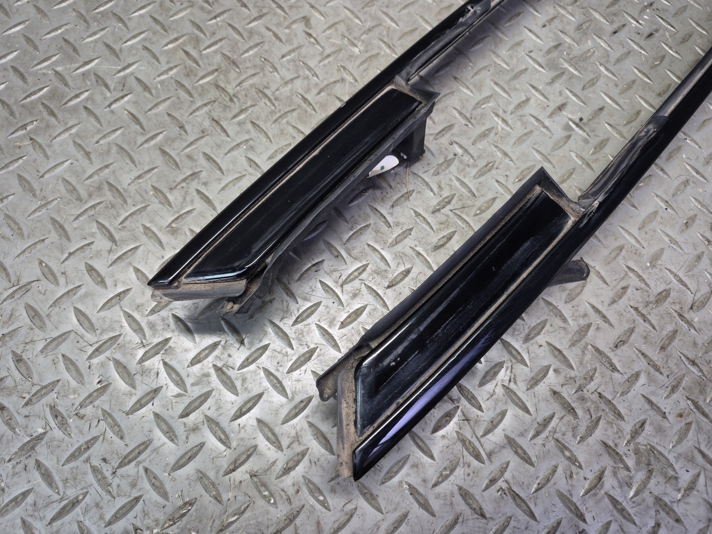 2015-2020 BMW F33 F83 M4 Convertible Rear Quarter Shadow Line Trim Molding Set